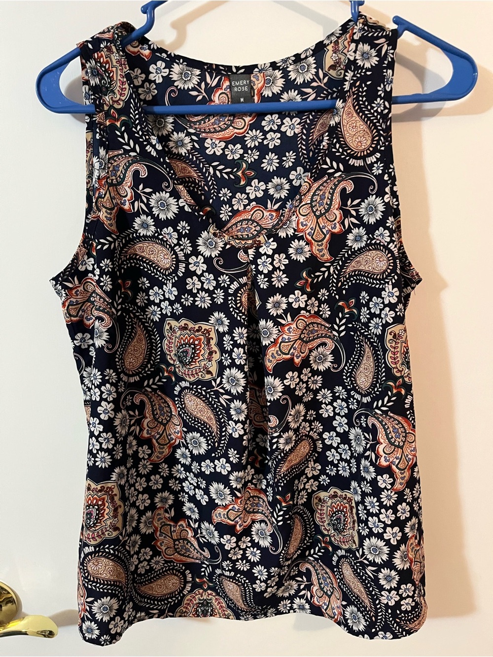 Emery Rose medium Navy Paisley Sleeveless V-Neck Top